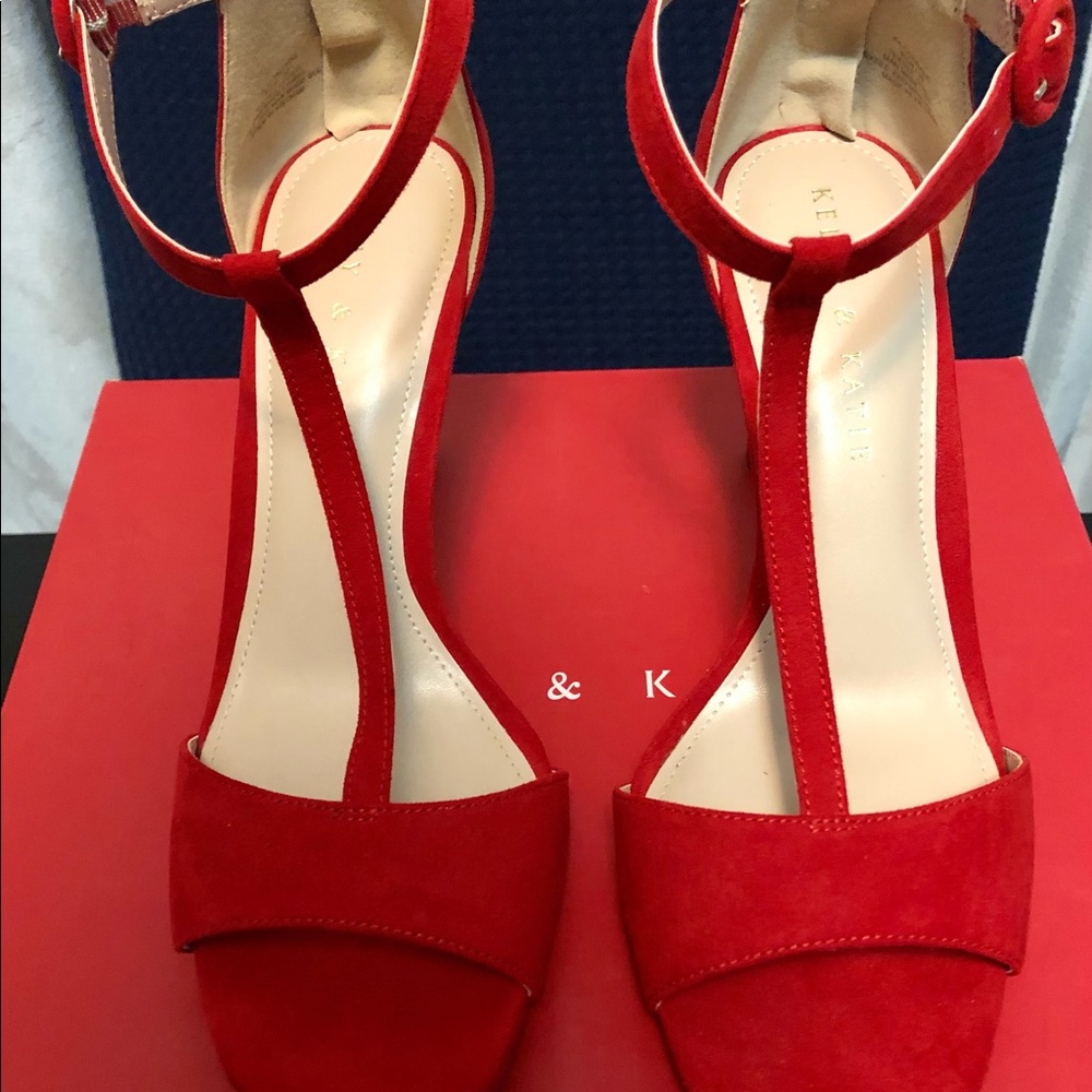 Kelly & Katie Conradd Platform Sandal.